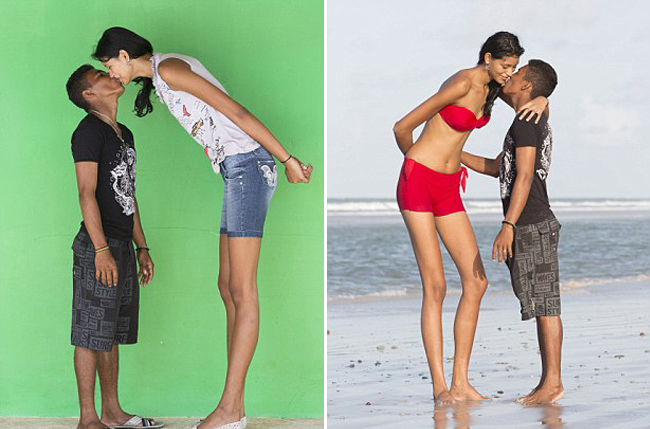 Vậy nhưng, họ vẫn vô tư trao nhau những nụ hôn ngọt ngào trên bãi biển.